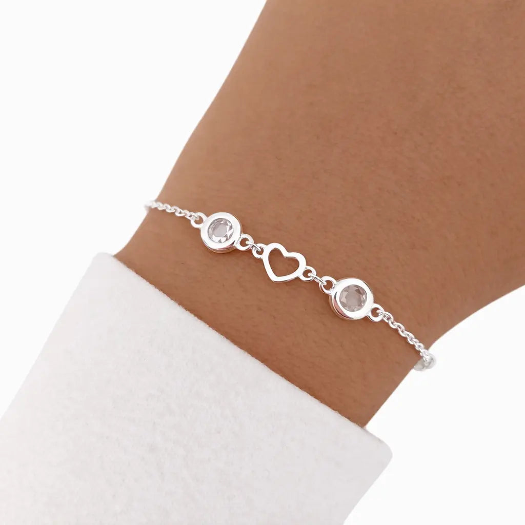 Pulsera Fina con Corazón y Circonitas