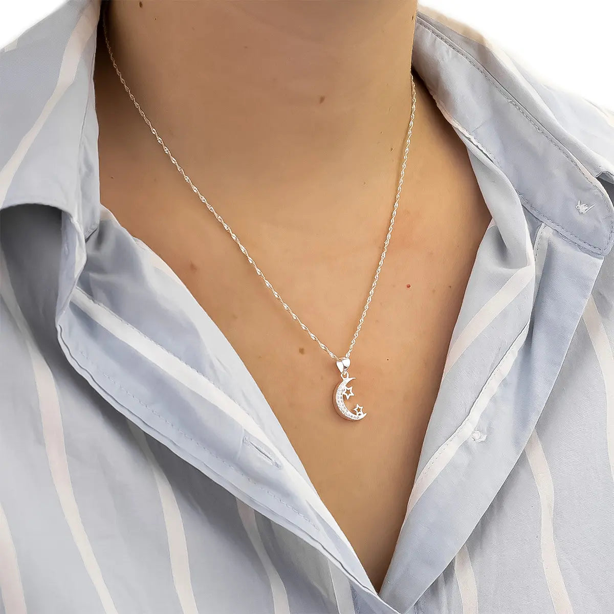 Collar Femenino con Dije de Luna y Estrellas con Circonitas